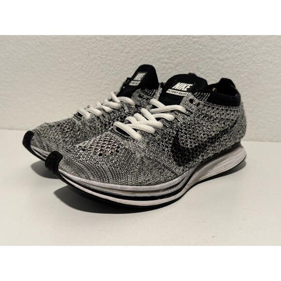 Nike Flyknit Racer Oreo Running Shoe Mens Sz 4 Womens 5.5 Sneaker 526628-101 - Picture 2 of 13